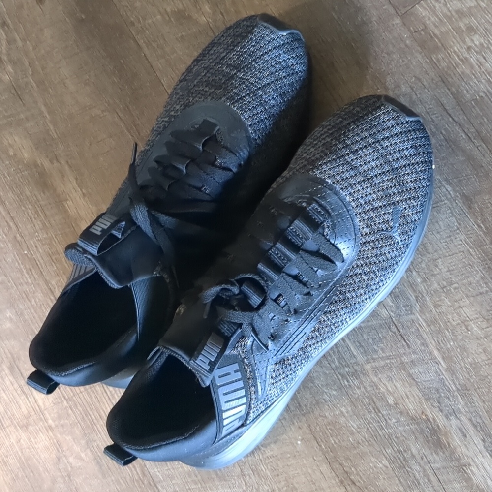 Men's Puma slip-ins, size 11